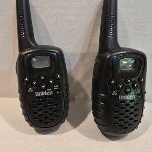 Uniden GMR325-2 Two Way Radio Walkie Talkies Set of 2